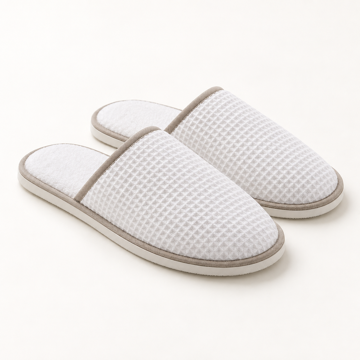 Spa Suite Closed-Toe Piped Slipper — hero