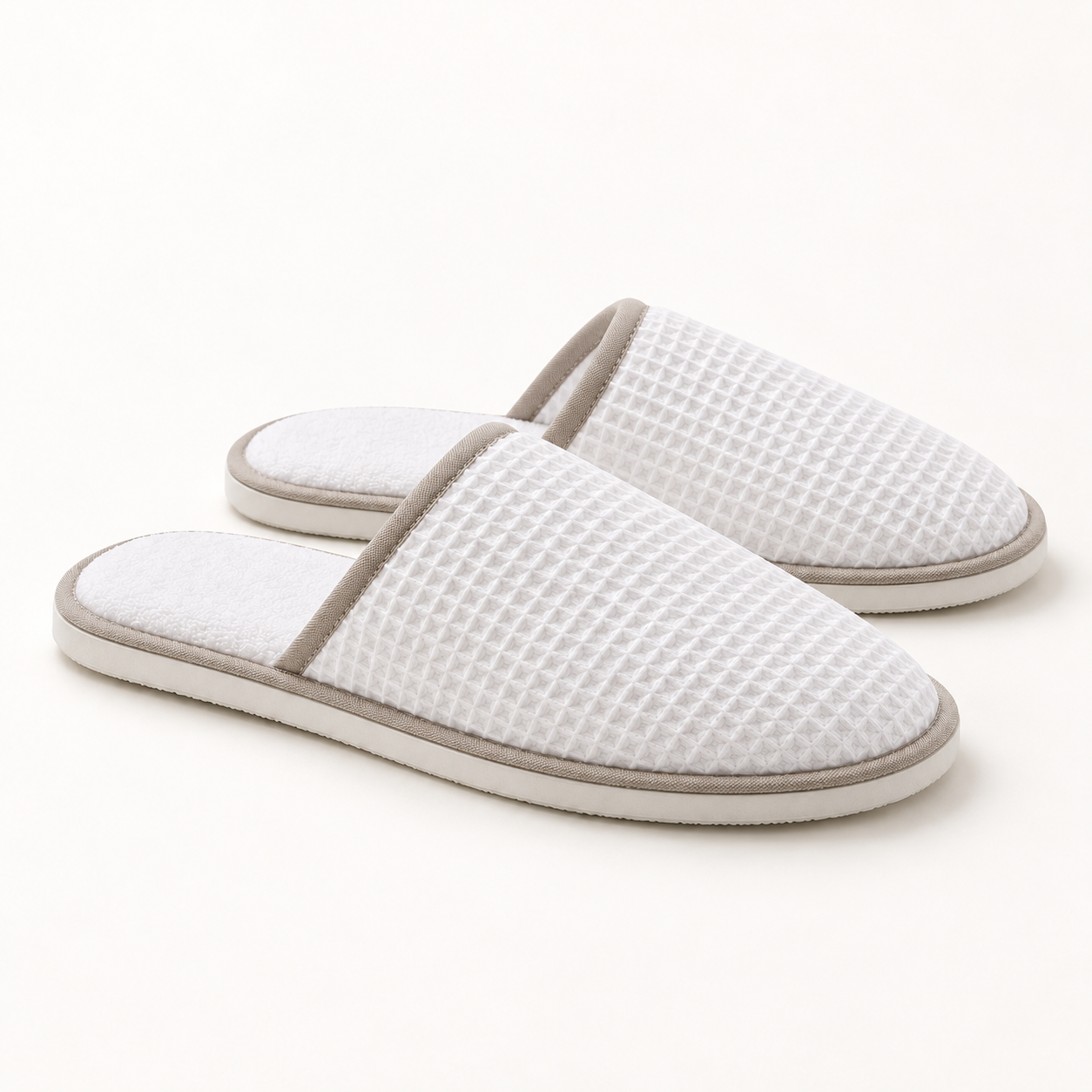 Spa Suite Closed-Toe Piped Slipper — profile