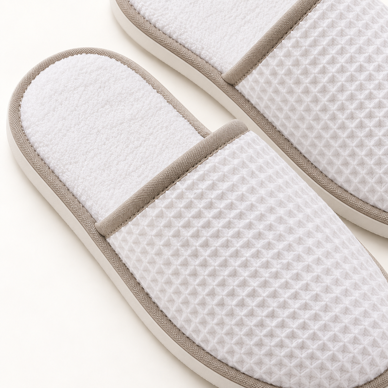 Spa Suite Closed-Toe Piped Slipper — footbed